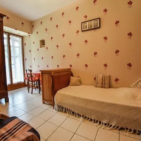 Charming Family Retreat In Loubejac, Cleaning Included
